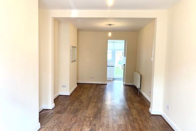 35, Kingsway, Enfield photo 4