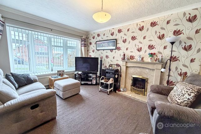 15, Wenlock Way, Nuneaton photo 2