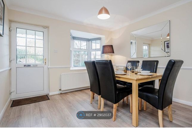 Hobbis Drive, Maidenhead photo 3