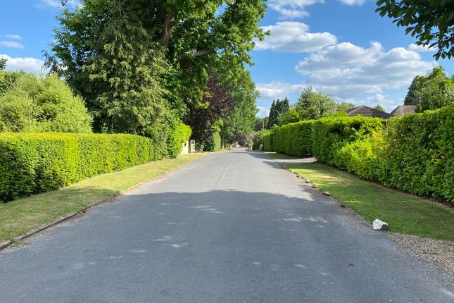 Elsindah, Heath Road, Woking photo 4