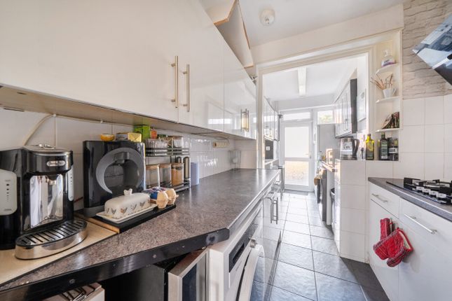 113, Manor Way, Mitcham photo 4