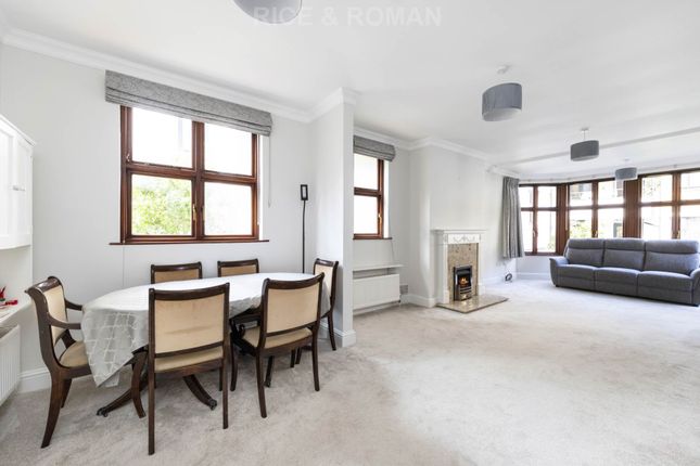 14 Victoria Place, Esher Park Avenue, Esher photo 4