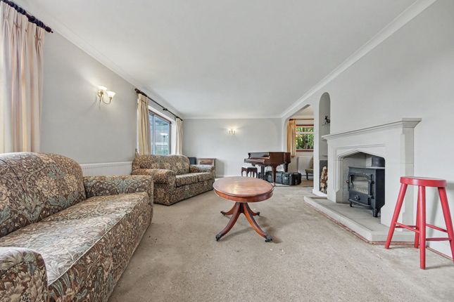 6 Chestnut Rise, Southampton photo 4