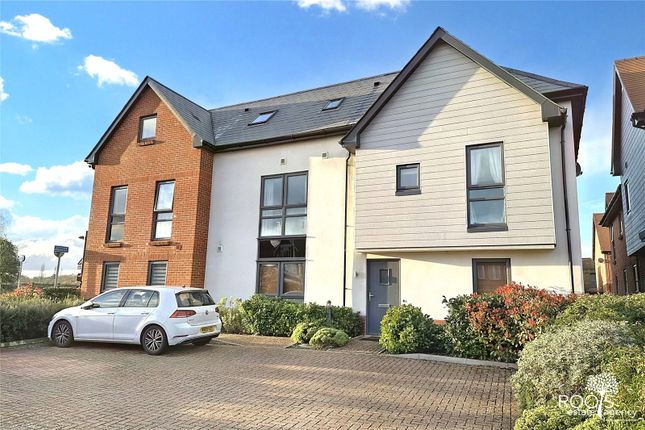 Thumbnail Flat for sale in Apus House, Francis Close, Thatcham, West Berkshire