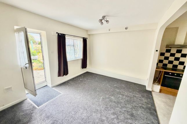 222D, Forton Road, Gosport photo 3