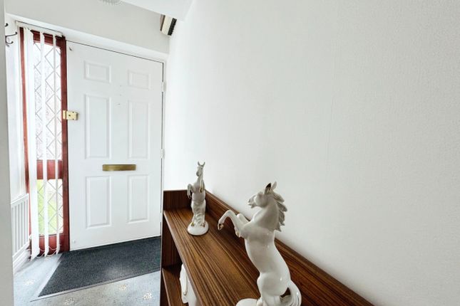 7, Clos Pengelli, Swansea photo 3