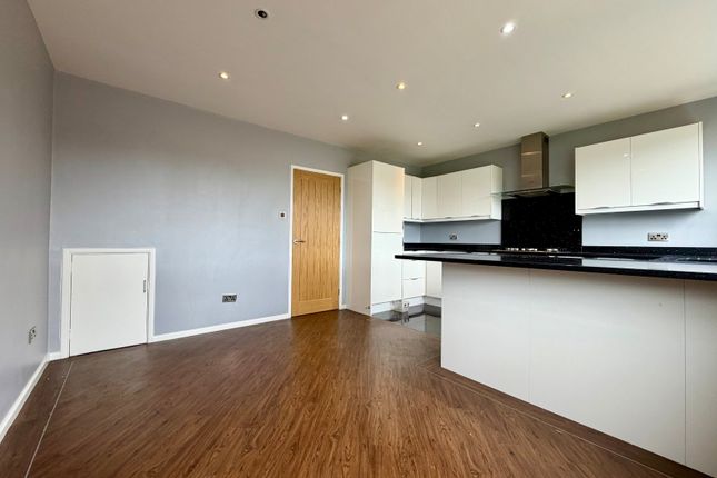 2, Fairway Close, Tyne and Wear photo 3