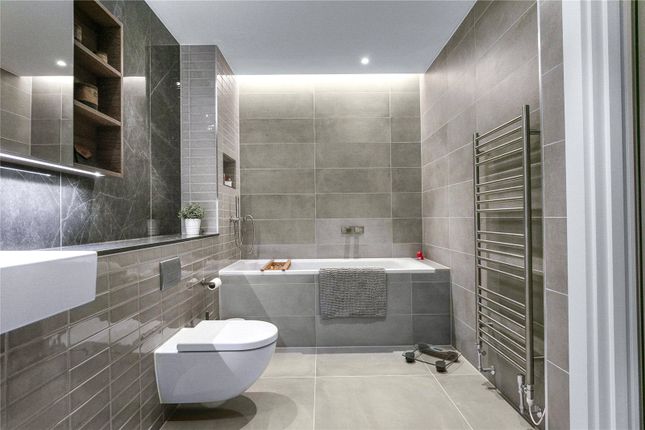 Apartment 11, The Featherstone, 2, Featherstone Street, London photo 4