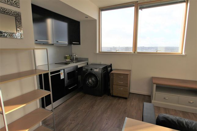 99, West Point, Wellington Street, Leeds photo 2