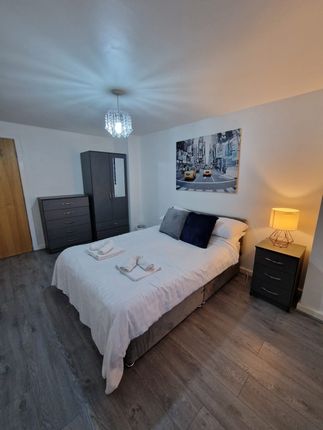 Flat for sale in City View, Highclere Avenue, Salford, Lancashire