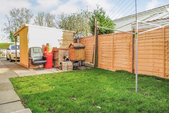 Mobile/park home for sale in Carlton Manor Park, Carlton-On-Trent, Newark