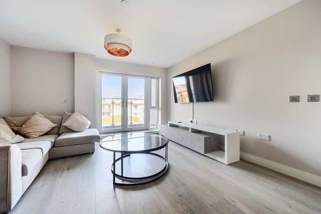 Apartment 77, Waterside Court,, The Colonnade, Berkshire photo 4
