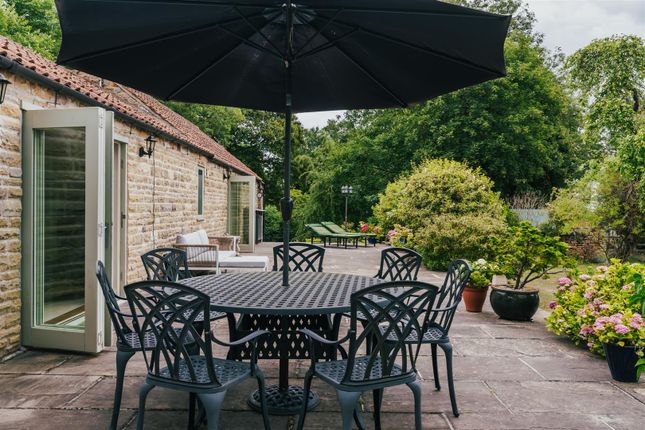 Exterior And Gardens – The Smithy