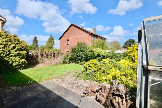 6, Farfield Close, Huntingdon photo 2