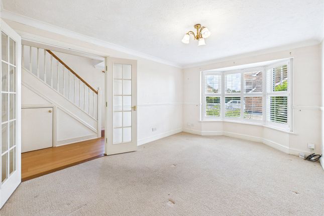 5, Sawkins Close, Colchester photo 2