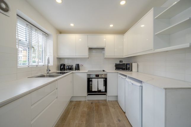 Flat 42, Hockney Court, 4, Rossetti Road, London photo 2