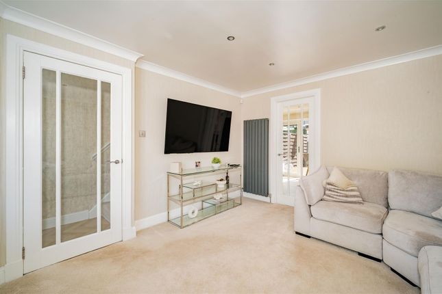 10, Carnbane Drive, Dundee photo 2