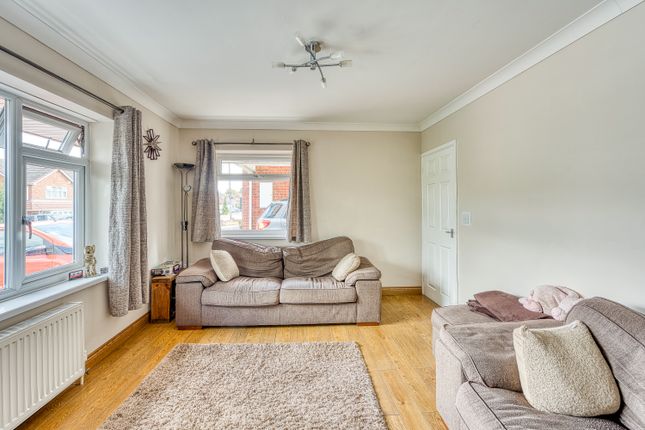 47, Brooklands Avenue, Walsall photo 4
