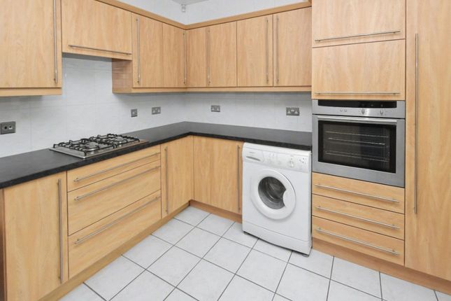 63, Ring Road, Leeds photo 3