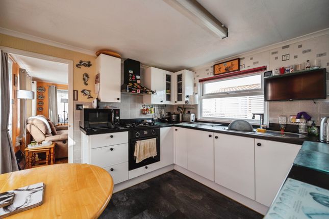 91, St. Hermans Caravan Estate, Hampshire photo 4