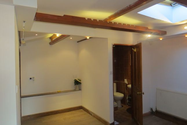 Property To Rent In Hilversum Way Canvey Island Ss8