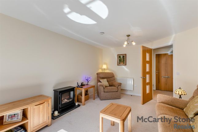 8646910-Interior07.Jpg