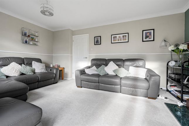 Aspen Close, Haverhill photo 4