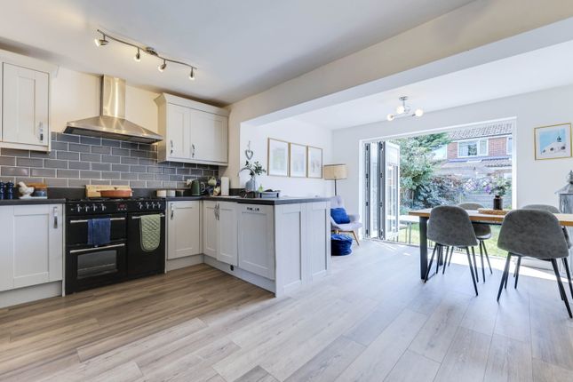 6, Greenacre Park Rise, Leeds photo 4