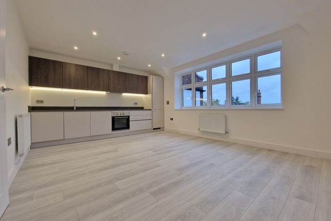 Thumbnail Flat to rent in Sussex Place, London