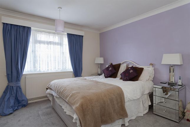 8, Cavendish Gardens, Redhill photo 5
