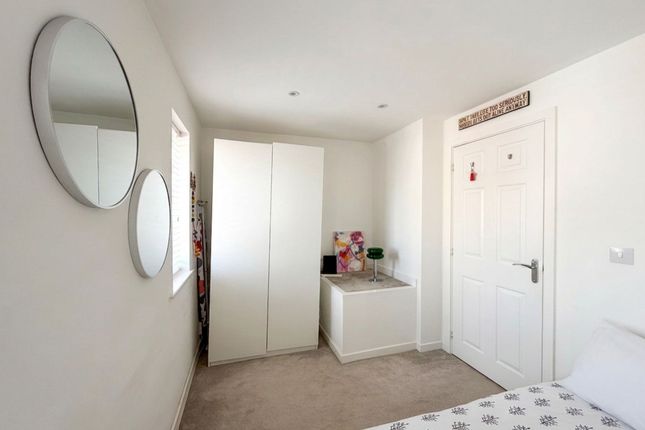 3 Daffodil Way, Bristol photo 5