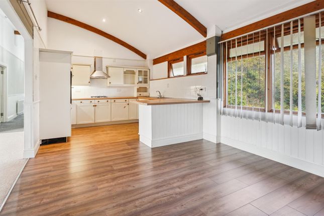 Kitchen/ Dining Room