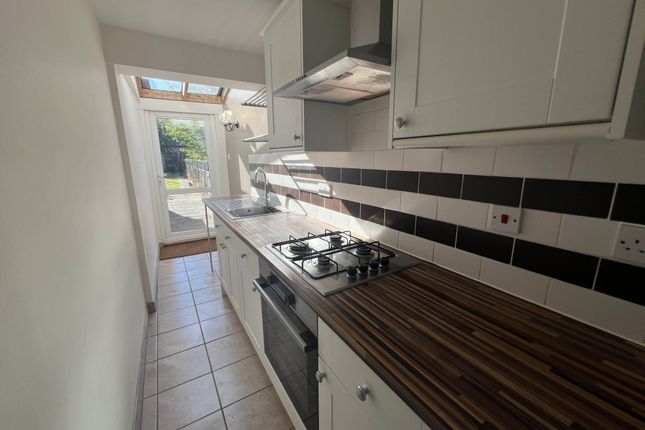 28, Cromwell Road, Brentwood photo 4