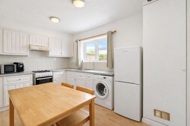 19, Dacre Gardens, Borehamwood photo 2