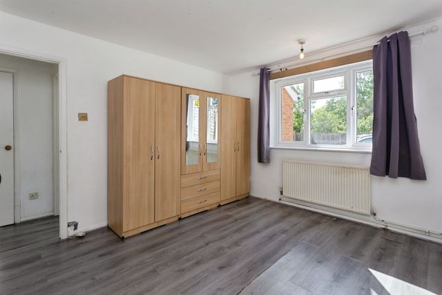 10, Bouverie Road, Harrow photo 4