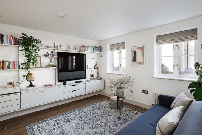 1,Flat 13, New Marchants Passage, Bath photo 2