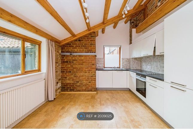 Flat to rent in Smithbrook Kilns, Cranleigh