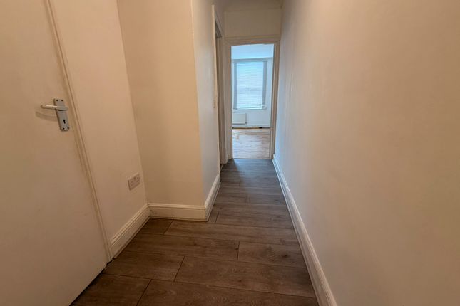 Flat 2 - 311A, Brighton Road, South Croydon photo 5