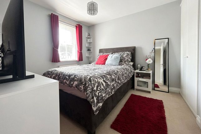 32, Creswell, Hampshire photo 4