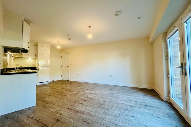 48, CORBY photo 4