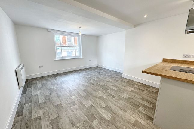 Flat 1, 35 Fore Street, Tiverton, Tiverton photo 3