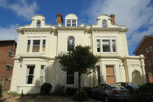 Flat to rent in Binswood Avenue, Leamington Spa