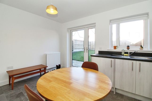 94, Woodcote Way, CHESTERFIELD photo 4