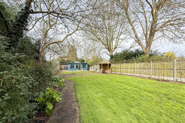 bridge end cottage, Ferry Road, Burnham-On-Crouch photo 3
