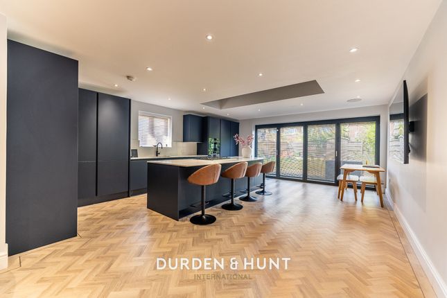 33 Onslow Gardens, Ongar photo 4