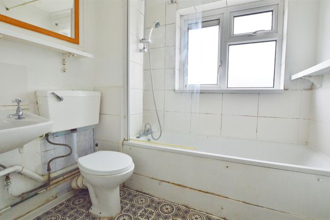 27A, Newchurch Road, Slough photo 2