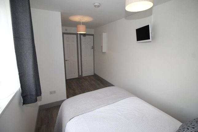 Room 3, 89, Durham Road, Hertfordshire photo 2