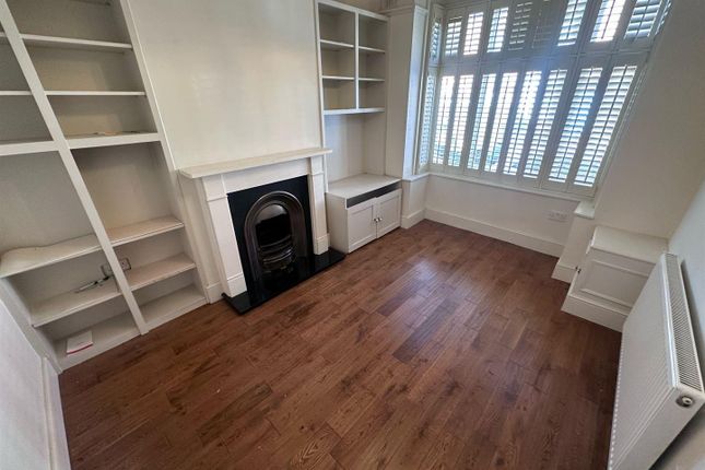 485073663_1160717172268510_5915217123000289131_N.J