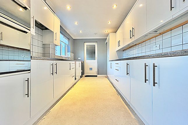 14 Brixham Close, **DOUBLE LENGTH GARAGE**Brixham Close, Bedford photo 2