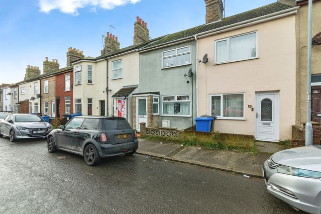 Thumbnail Terraced house for sale in Queens Road, Lowestoft
